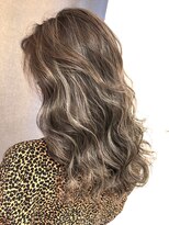 オリ(‘Oli)&nbsp;３Dハイライト＿プラチナベージュ