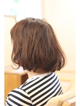 ポッシュ(poche) くせ毛風パーマスタイル