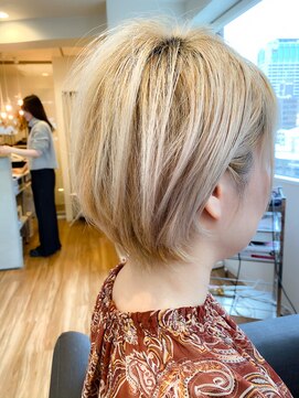 エルサ(Elsa) 【Elsa元町・三宮】クリーミーホワイトショート