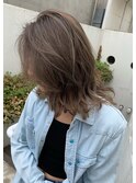 極細ハイライト外ハネロングボブ