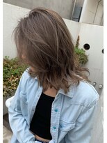 トルネード(TORNADO)&nbsp;極細ハイライト外ハネロングボブ