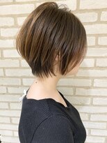 耳かけ/ショートボブ/フォギーベージュ/ウェーブパーマ【江角】