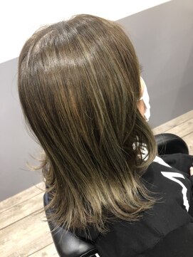 リヴァイヴ(revive) ダブルカラー+カット