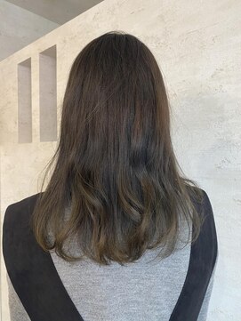 シェリッシュ ノース(Sheriche North) 愛されロング×オリーブカラー