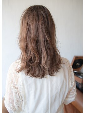 ヘアーアンドネイル フィフティーン ラブ 仙台泉大沢店(Hair&Nail Fifteen Love) 透明感たっぷりフォギーベージュ/センター分けボブ