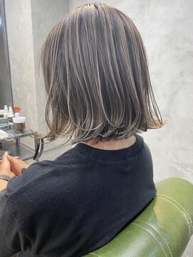 アポロ 横浜駅店(apollo) ハイライトバレイヤージュダブルカラーミルクティーベージュ