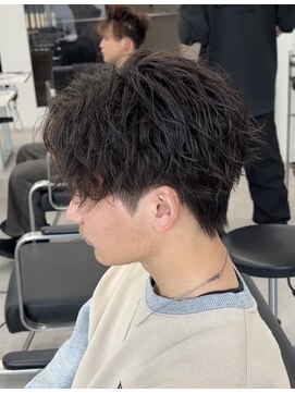 ゴート(GOATO) ツイストスパイラルパーマ センターパート 波打ち 鹿児島メンズ