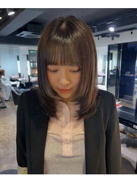 アンドバイモードケイズ (and by MODE K's) ミディアムレイヤー/ハッシュカット/シャギーレイヤー