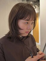 ナヌーク ダイカンヤマ(nanuk daikanyama) ミディアムレイヤーハッシュカット顔まわりレイヤーオリーブ
