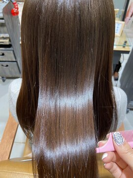 リア(Li'a by neolive) ブラウンカラー