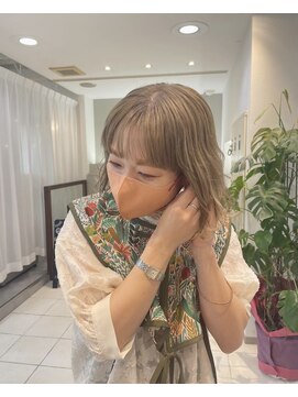 ユーリ(juli) 透明感のあるアッシュブラウン