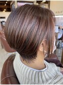 グロスストレート・アッシュベージュショートボブ