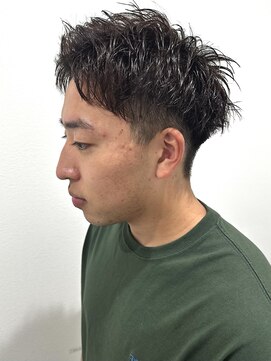 ヒュイル バイ ニアウ(Hwyl by Niau) メンズマッシュパーマニュアンスパーマスパイラルパーマ刈り上げ