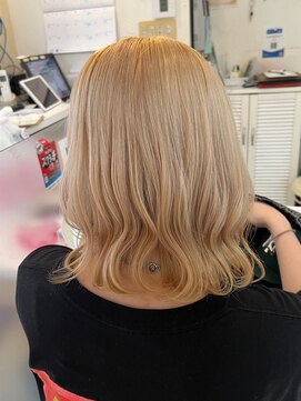 エミュ 天文館店(eMu) ホワイトカラー ☆