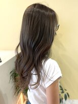 トローノ 栄(TRONO)&nbsp;レイヤーカット　アッシュブラウン　韓国風ヘア　ケアプロ　艶感