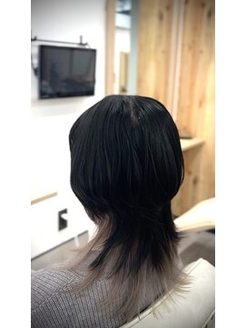 リノショアーズ 元町店(RINOSHORES) 20代30代ウルフインナーカラー立体感小顔丸み