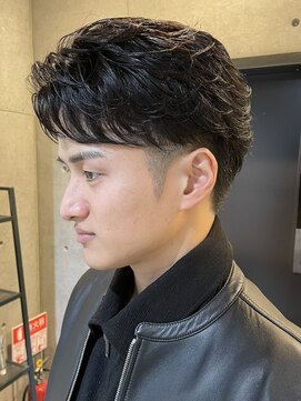 ブルニール 心斎橋(BLEUNIR) ニュアンスパーマ　ビジネスヘア　センターパート　七三