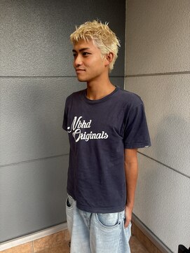 ヘアーアイストゥーレ(HAIR ICI TRE) メンズブリーチ抜きっぱなしブロンドホワイトブロンド