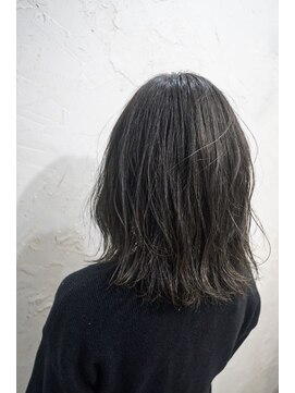ヘアーサロン 6(hair salon) ブリーチ無しのダークシルバーグレー(オフィスカラーにも◎)