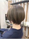 くびれ丸みショート