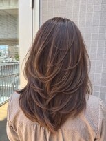 シキオリ(SHIKIORI)&nbsp;軽さもまとまりも叶えられるレイヤースタイル！
