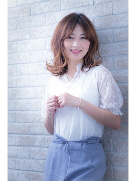 エルデ ナインズ ヘアー スタンド 川口店(elde 9's HAIR STAND) グレージュひし形シルエットの大人かわいい切りっぱなしボブ