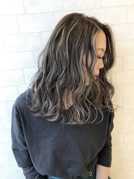 メリー(merry craftsman's factory) パキッとハイライトグレージュ！