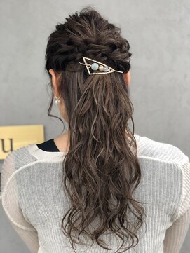 ヘアーデザイン ディードット ウル(D. ulu) 人気No1ハーフアップスタイル☆