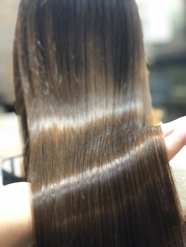 ルームヘアデザイン(Room HAIRDESIGN)の写真/話題の【OLAPLEX】【イルミナカラー】でダメージレスな透明感カラーに。髪質改善しながらカラーも楽しむ♪