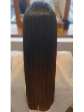 エ フュチュール(et Futur) サラツヤストレート