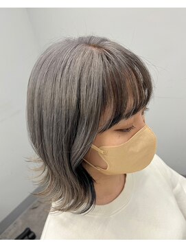 ナンバー アリア 三軒茶屋(N° aria) 大人レイヤーくびれヘアアンブレラカラーシルバーグレーベージュ