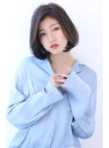 肌が白く見えるアッシュブラック