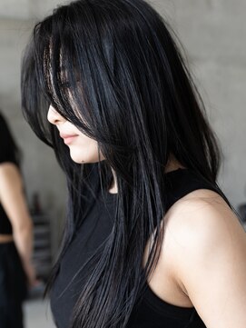 ホロン 池袋(HOLON) 池袋HOLON【黒髪ロング/レイヤーカット/センターパート】