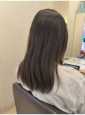 チャコールグレージュのロングスタイル