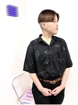 イラカ(elaka)&nbsp;刈り上げ×ぱっつんショート×ライトブラウン