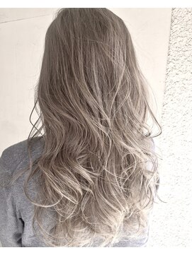 ヘアーアンドアトリエ マール(Hair&Atelier Marl) 【Marlお疲れ様スタイル】極細ハイライトのアッシュベージュ♪