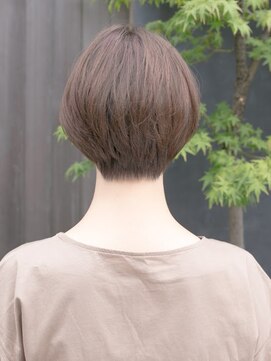 リリアン 表参道(relian) バランスのいいショートカットはリリアン表参道