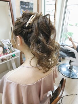 ロカット サロン(Roquat Salon) 高めゆるロングポニーアレンジ【ヘアアレンジ 立川/立川南/袴】