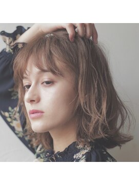 シシ(SiSi) レイヤーボブ