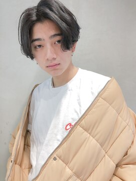 エイチ(H eitf) スリークショート ツイストパーマ サイドグラデーション