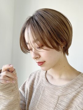 シータ(sheta) 【sheta/ AI】 センターパートショート 前髪なしショート