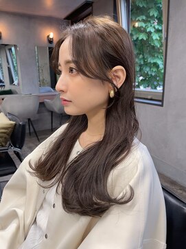 アイユー(ii+U) 大人可愛い小顔ふんわりおくれ毛顔周りカットマロンベージュ銀座