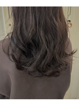 リュクスバトーバイトリコ 船橋南口店(Luxe BATEAU by tricot) Spring × Lavender Brown