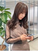 【森千晶】上品なモカグレージュに薄めバングのレイヤーロング
