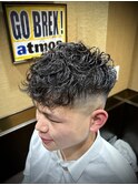 スペインカール　海外風パーマ　スキンフェード　池袋