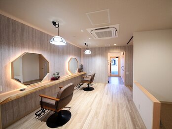 イオリ(iori)の写真/【和歌山市東松江駅すぐ】和モダンをコンセプトにした落ち着いた癒しの空間―。理容室/美容室同一サロン。