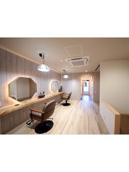 【和歌山市東松江駅すぐ】和モダンをコンセプトにした落ち着いた癒しの空間―。理容室/美容室同一サロン。