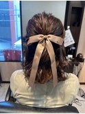 ミディアムボブハーフアップお呼ばれ結婚式お出かけスタイル