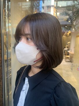 リタ(rita.) 韓国風レイヤーボブ×オリーブベージュ