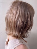 リノショアーズ 日本大通り店(RINOSHORES)&nbsp;【ワンブリーチ＋ワンカラー】外ハネボブ/ミルクティーベージュ